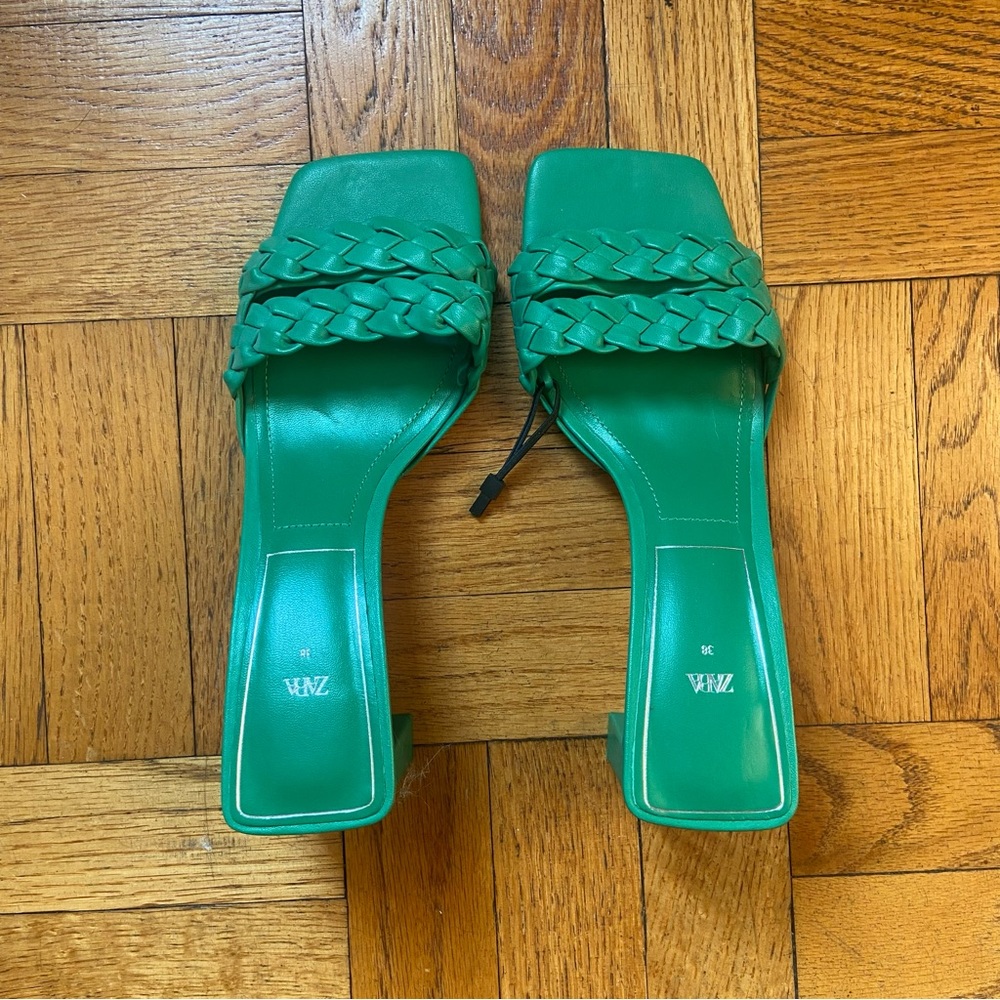NWOT green Zara slide heels